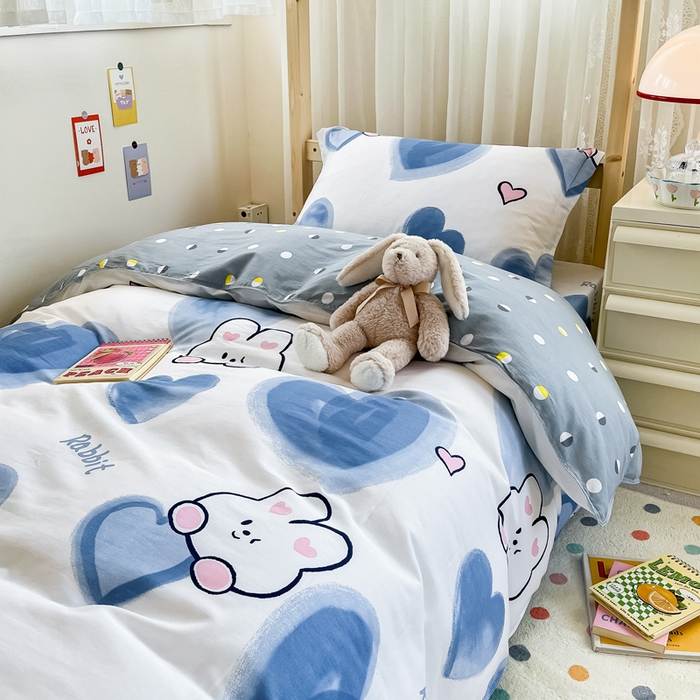 91家纺网 家纺一手货源 找家纺 小叮当家纺仓储工厂店 2025新款舒适亲肤全棉纯棉斜纹印花学生三件套 小萌兔