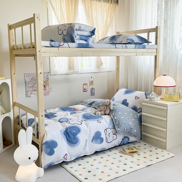 91家纺网 家纺一手货源 找家纺 小叮当家纺仓储工厂店 2025新款舒适亲肤全棉纯棉斜纹印花学生三件套 小萌兔