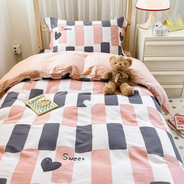 91家纺网 家纺一手货源 找家纺 小叮当家纺仓储工厂店 2025新款舒适亲肤全棉纯棉斜纹印花学生三件套 小甜心