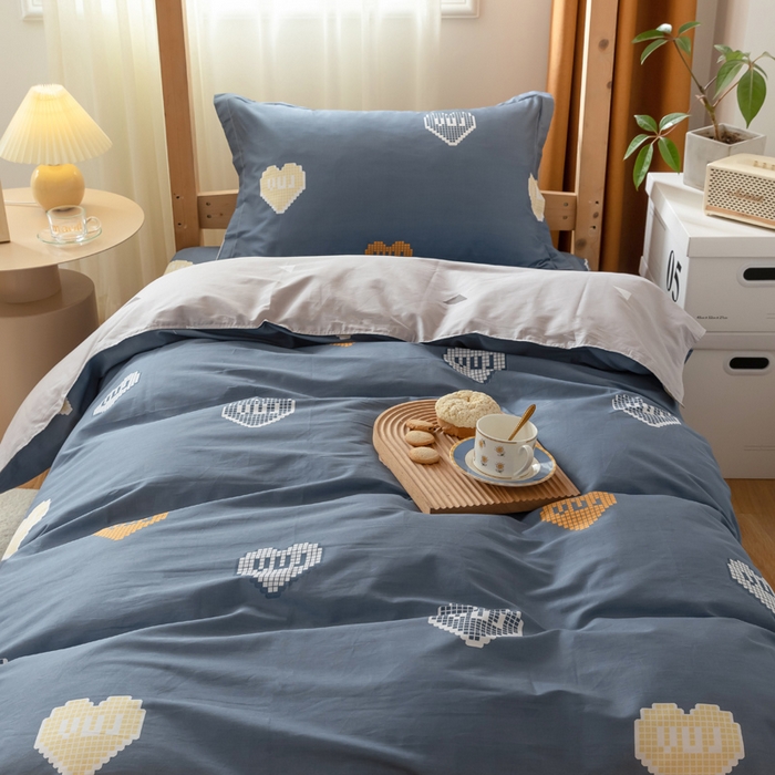 91家纺网 家纺一手货源 找家纺 小叮当家纺仓储工厂店 2025新款舒适亲肤全棉纯棉斜纹印花学生三件套 心动