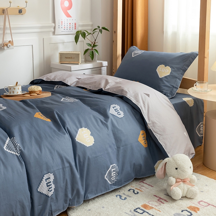 91家纺网 家纺一手货源 找家纺 小叮当家纺仓储工厂店 2025新款舒适亲肤全棉纯棉斜纹印花学生三件套 心动