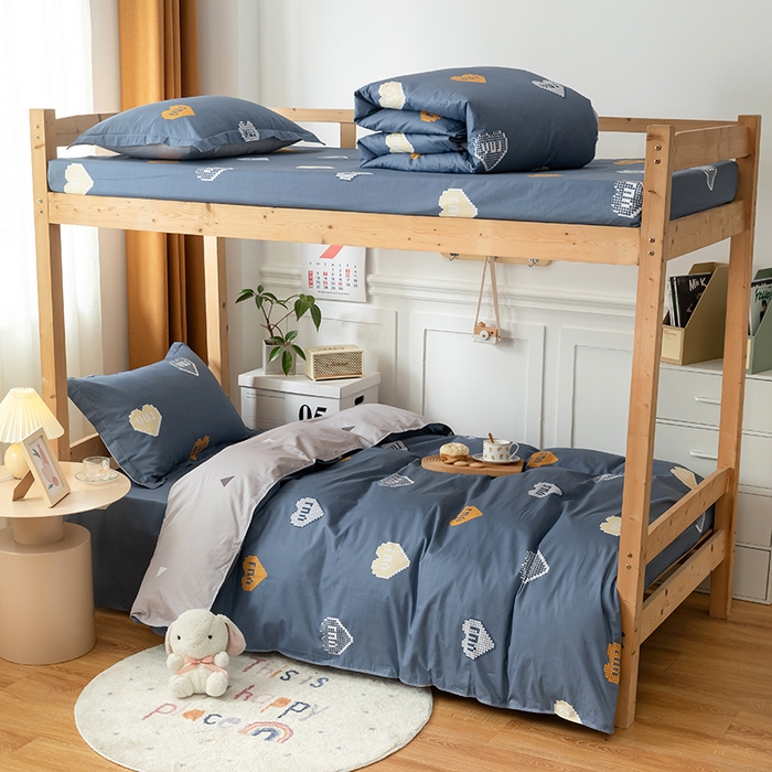 91家纺网 家纺一手货源 找家纺 小叮当家纺仓储工厂店 2025新款舒适亲肤全棉纯棉斜纹印花学生三件套 心动