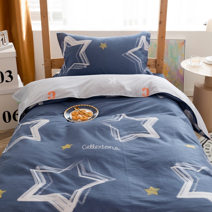 91家纺网 家纺一手货源 找家纺 小叮当家纺仓储工厂店 2025新款舒适亲肤全棉纯棉斜纹印花学生三件套 星际