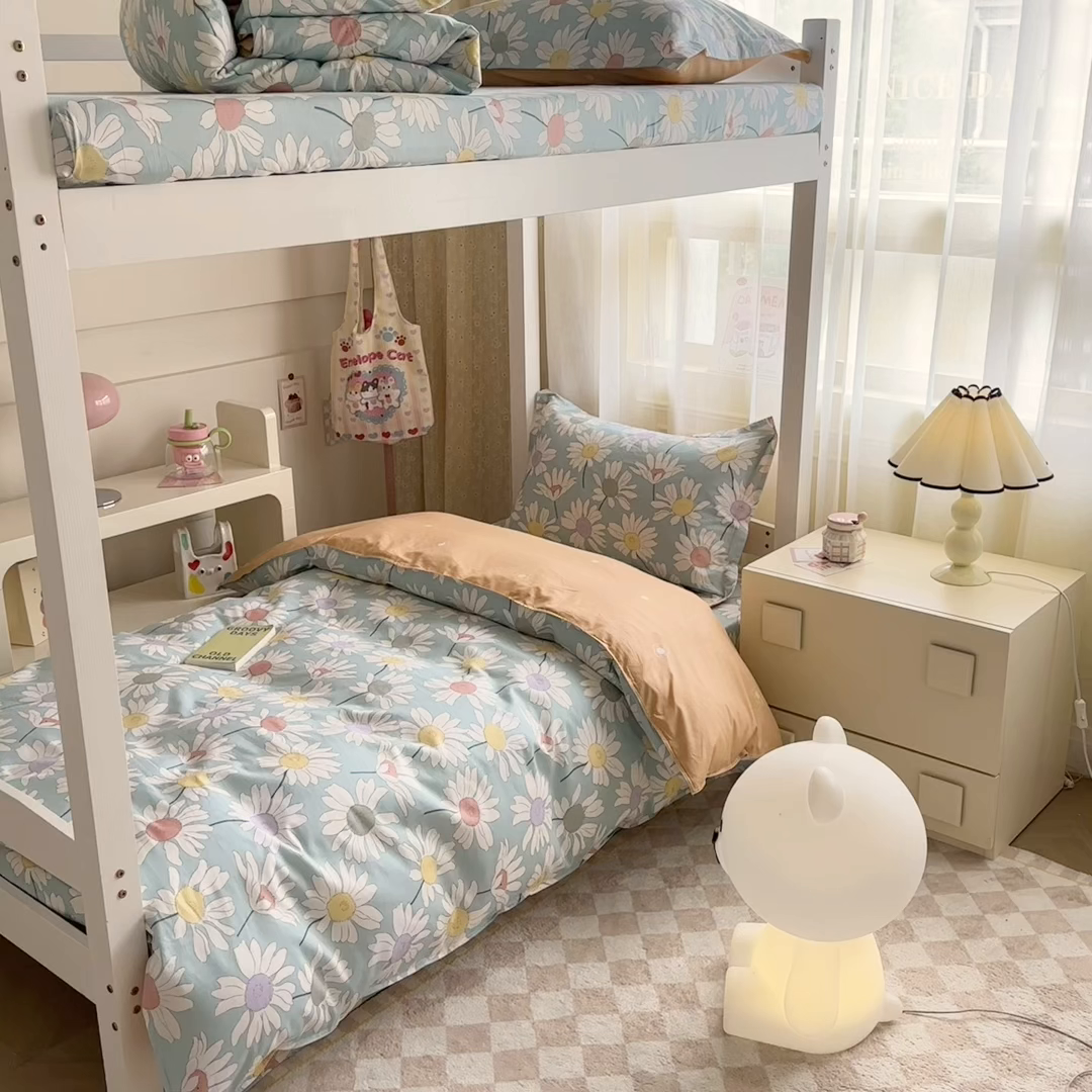 91家纺网 家纺一手货源 找家纺 小叮当家纺仓储工厂店 2025新款舒适亲肤全棉纯棉斜纹印花学生三件套 阳光如梦