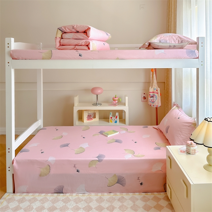 91家纺网 家纺一手货源 找家纺 小叮当家纺仓储工厂店 2025新款舒适亲肤全棉纯棉斜纹印花学生三件套 银杏叶-粉