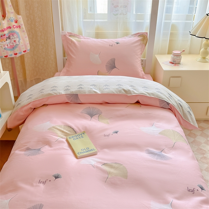 91家纺网 家纺一手货源 找家纺 小叮当家纺仓储工厂店 2025新款舒适亲肤全棉纯棉斜纹印花学生三件套 银杏叶-粉