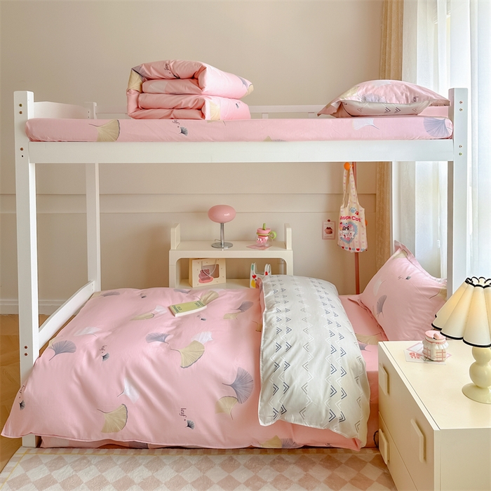 91家纺网 家纺一手货源 找家纺 小叮当家纺仓储工厂店 2025新款舒适亲肤全棉纯棉斜纹印花学生三件套 银杏叶-粉