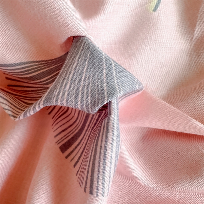 91家纺网 家纺一手货源 找家纺 小叮当家纺仓储工厂店 2025新款舒适亲肤全棉纯棉斜纹印花学生三件套 银杏叶-粉