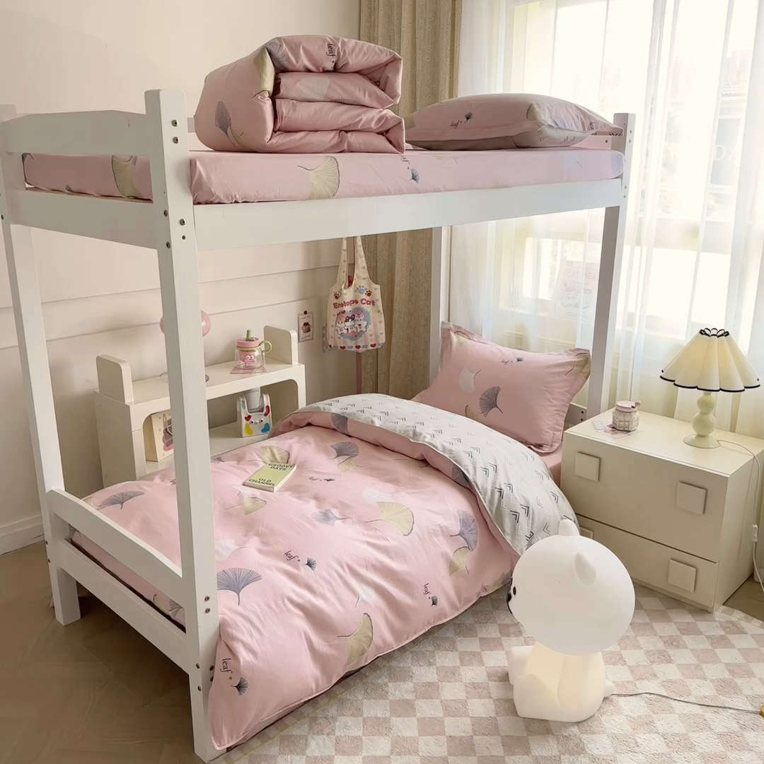 91家纺网 家纺一手货源 找家纺 小叮当家纺仓储工厂店 2025新款舒适亲肤全棉纯棉斜纹印花学生三件套 银杏叶-粉