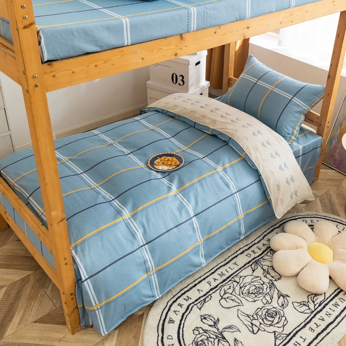 91家纺网 家纺一手货源 找家纺 小叮当家纺仓储工厂店 2025新款舒适亲肤全棉纯棉斜纹印花学生三件套 致青春