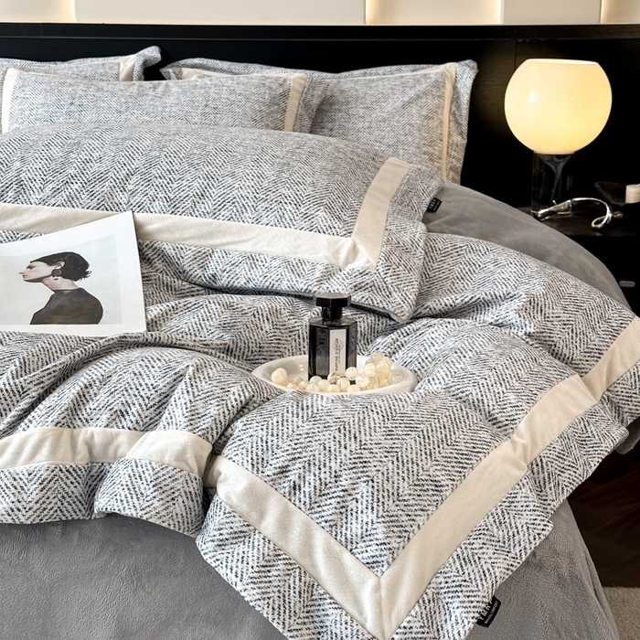 91家纺网 家纺一手货源 找家纺 （总）羽梦家纺 2025款数码印花全消光260克牛奶绒轻奢简约工艺款四件套