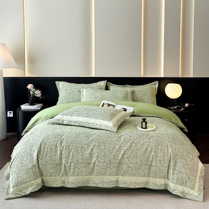 91家纺网 家纺一手货源 找家纺 羽梦家纺 2025款数码印花全消光260克牛奶绒轻奢简约工艺款四件套 数码-绿澜