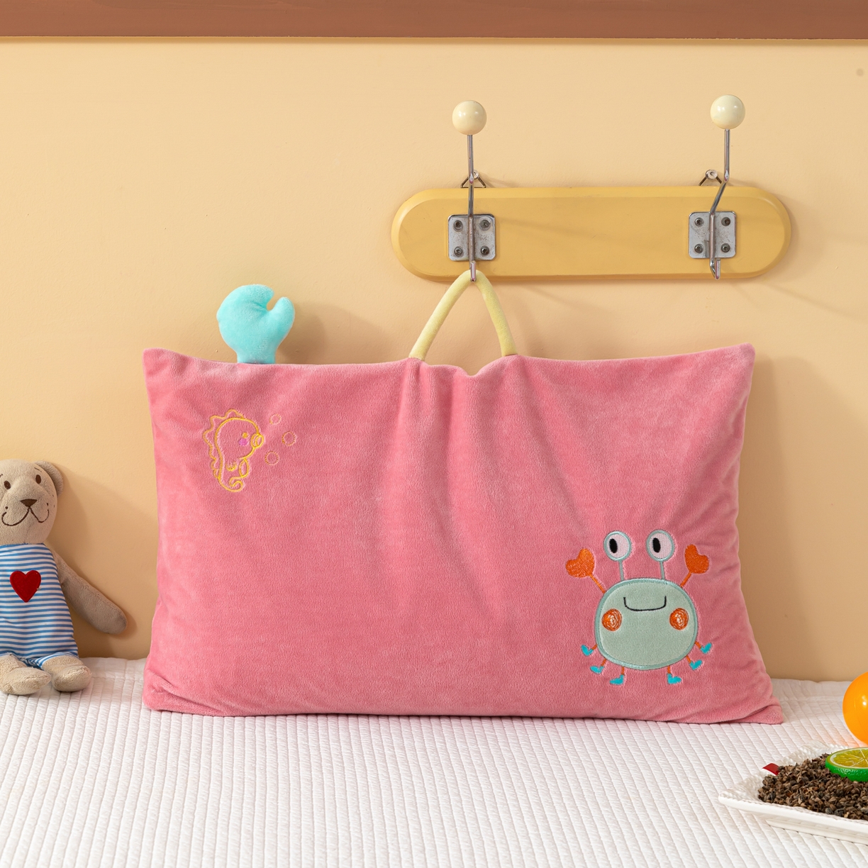 91家纺网 家纺一手货源 找家纺 （总）织布人 2025新款荞麦枕婴肤绒卡通儿童荞麦枕学生枕开学季宿舍枕头枕芯