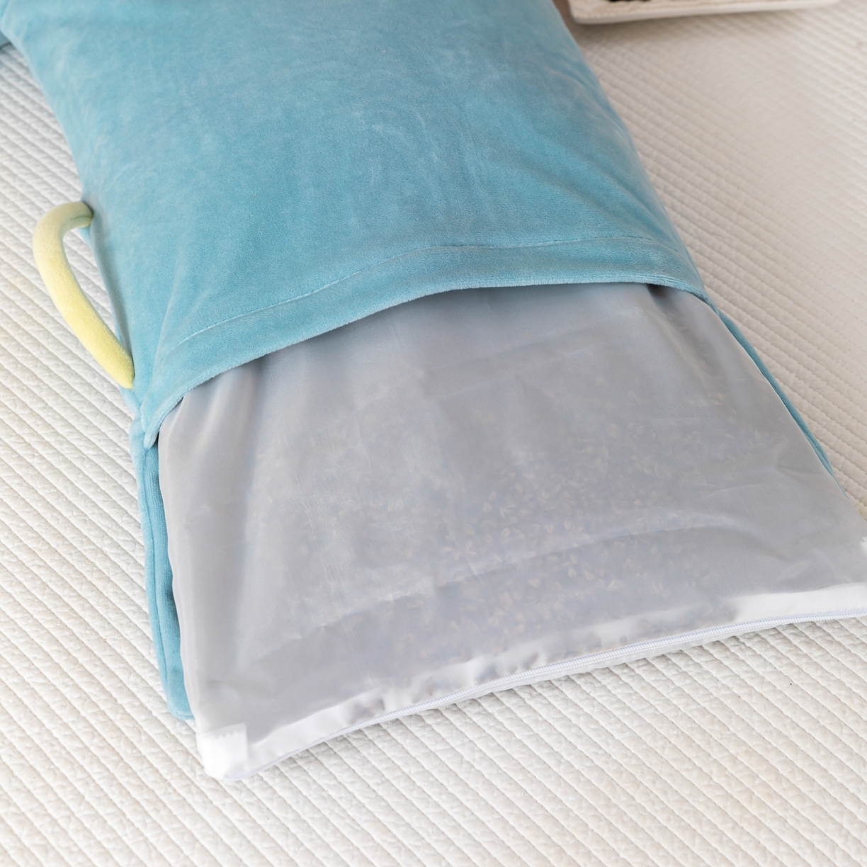 91家纺网 家纺一手货源 找家纺 织布人 2025新款荞麦枕婴肤绒卡通儿童荞麦枕学生枕开学季宿舍枕头枕芯 婴肤绒手提荞麦枕-火箭升空 30x50cm/只