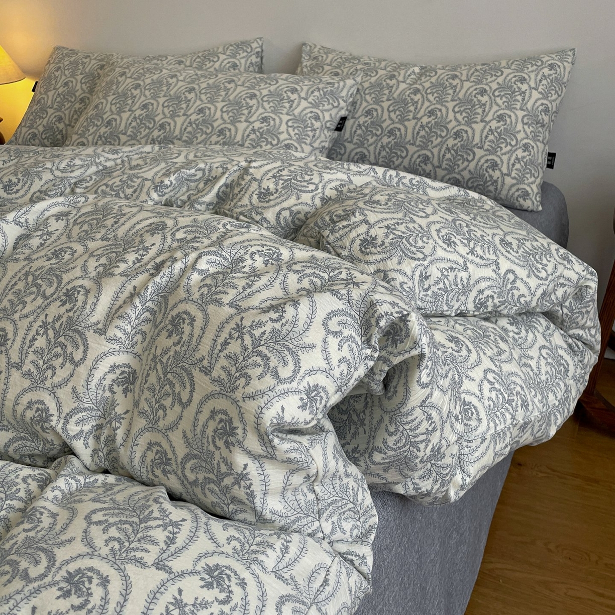 91家纺网 家纺一手货源 找家纺 梦纤绒 2025秋冬新款A类高克重亚麻复古诧季风原麻系列四件套 卡曼蓝