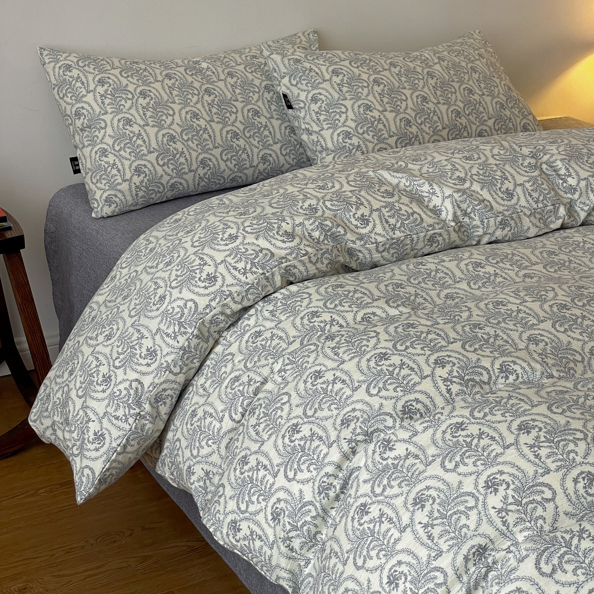 91家纺网 家纺一手货源 找家纺 梦纤绒 2025秋冬新款A类高克重亚麻复古诧季风原麻系列四件套 卡曼蓝