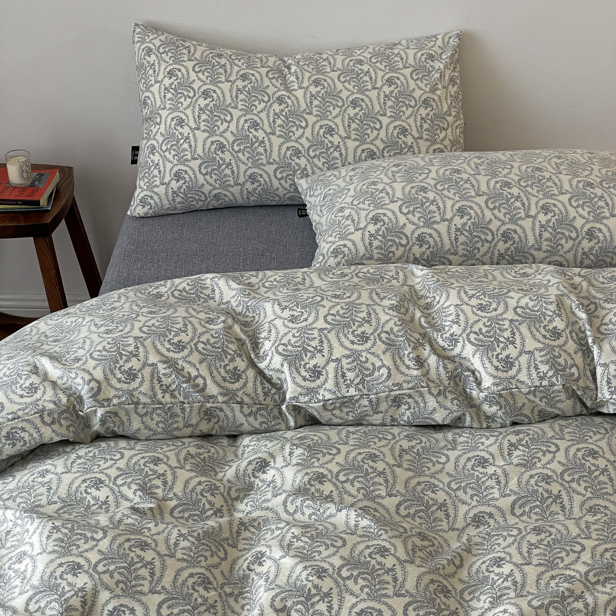 91家纺网 家纺一手货源 找家纺 梦纤绒 2025秋冬新款A类高克重亚麻复古诧季风原麻系列四件套 卡曼蓝