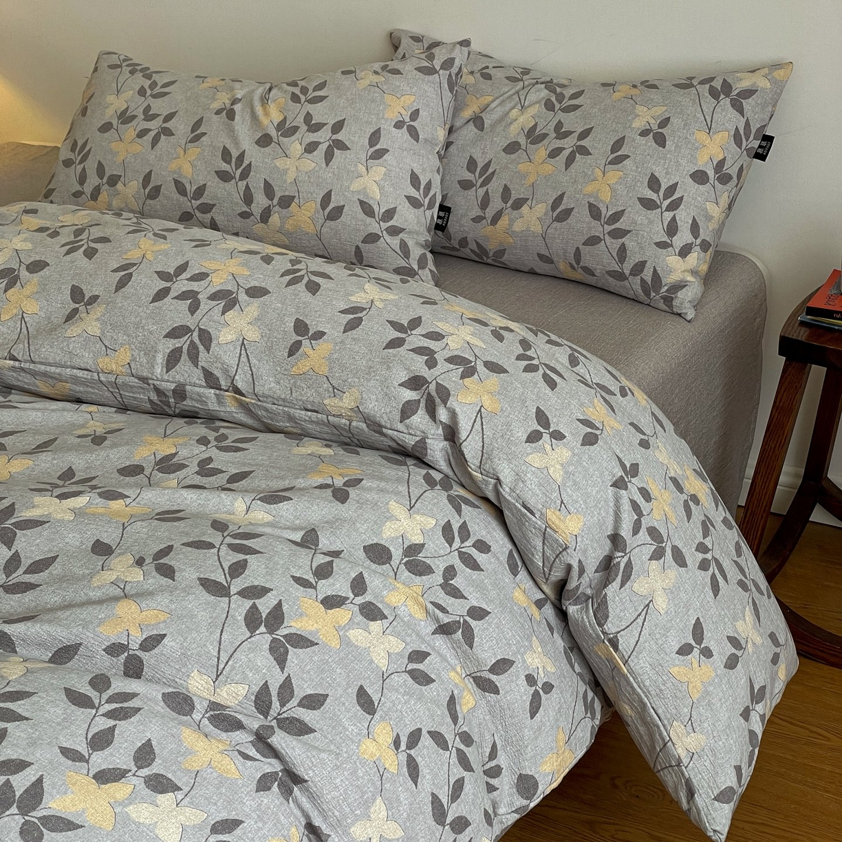 91家纺网 家纺一手货源 找家纺 梦纤绒 2025秋冬新款A类高克重亚麻复古诧季风原麻系列四件套 蔓叶兰