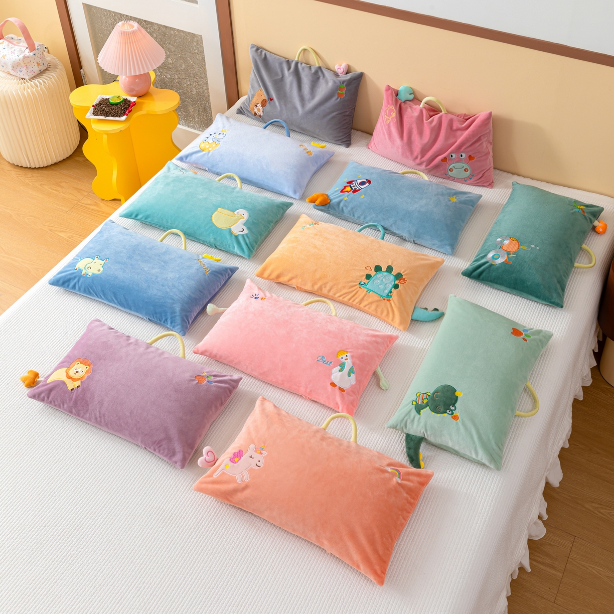 91家纺网 家纺一手货源 找家纺 织布人 2025新款荞麦枕婴肤绒卡通儿童荞麦枕学生枕开学季宿舍枕头枕芯 组合图仅供展示不可下单 30x50cm/只