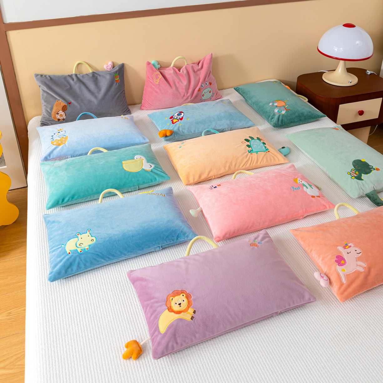 91家纺网 家纺一手货源 找家纺 织布人 2025新款荞麦枕婴肤绒卡通儿童荞麦枕学生枕开学季宿舍枕头枕芯 组合图仅供展示不可下单 30x50cm/只