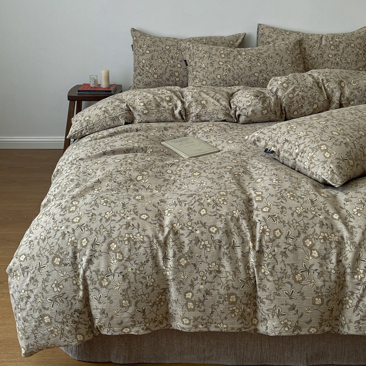 91家纺网 家纺一手货源 找家纺 梦纤绒 2025秋冬新款A类高克重亚麻复古诧季风原麻系列四件套 梅花颂