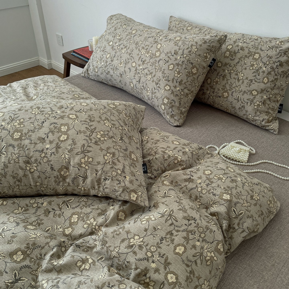 91家纺网 家纺一手货源 找家纺 梦纤绒 2025秋冬新款A类高克重亚麻复古诧季风原麻系列四件套 梅花颂