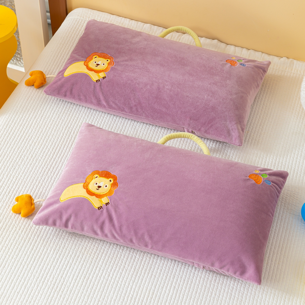 91家纺网 家纺一手货源 找家纺 （总）织布人 2025新款枕芯婴肤绒手提袋卡通儿童枕学生枕开学季宿舍枕头枕芯