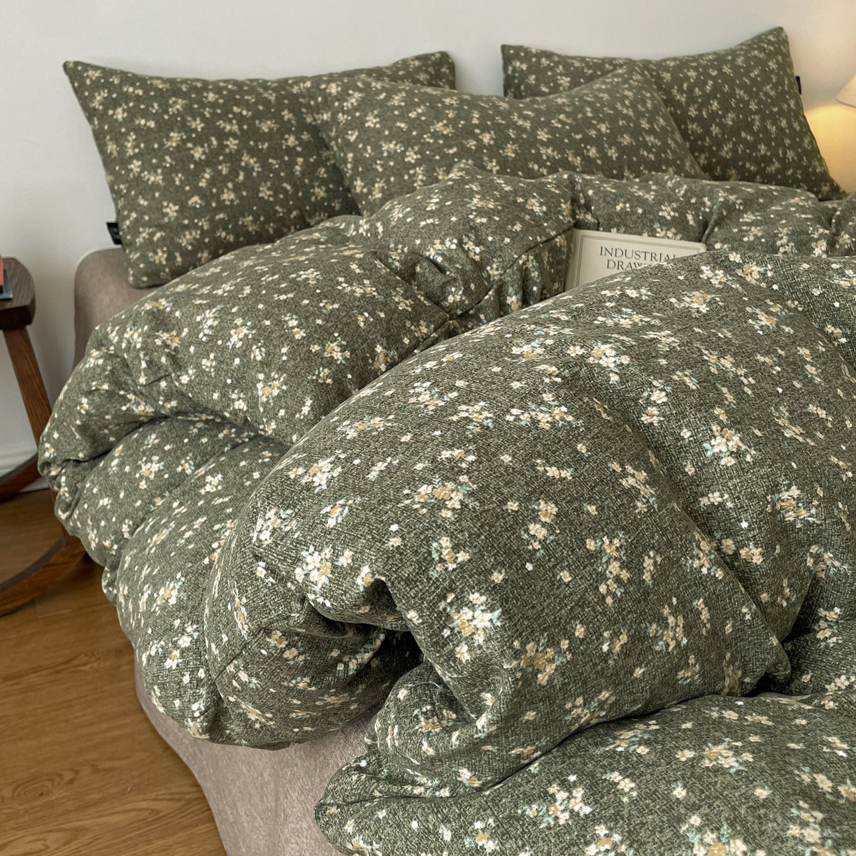 91家纺网 家纺一手货源 找家纺 梦纤绒 2025秋冬新款A类高克重亚麻复古诧季风原麻系列四件套 茉莉-亚绿