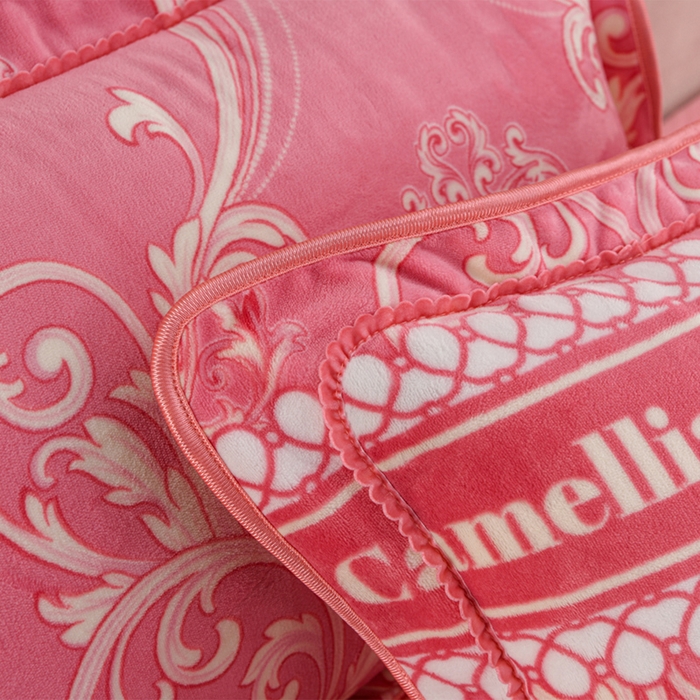 91家纺网 家纺一手货源 找家纺 羽梦2025新款8.5斤牛奶法莱绒金貂法兰绒四件套直播爆款爱丽丝