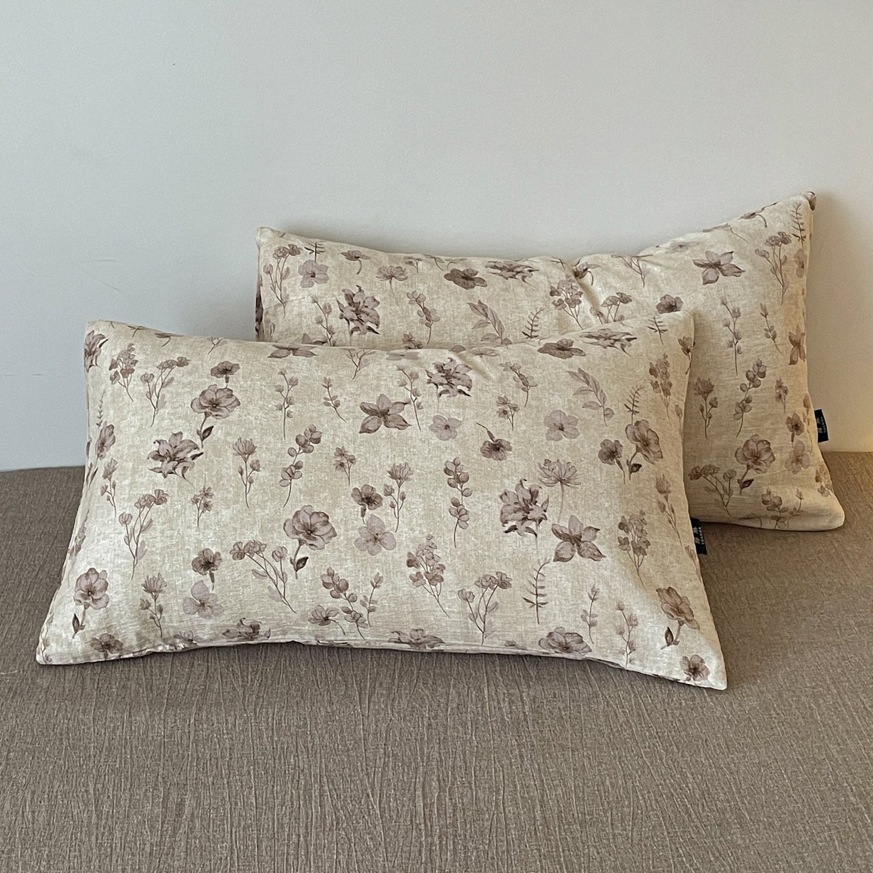 91家纺网 家纺一手货源 找家纺 梦纤绒 2025秋冬新款A类高克重亚麻复古诧季风原麻系列四件套 墨色花语