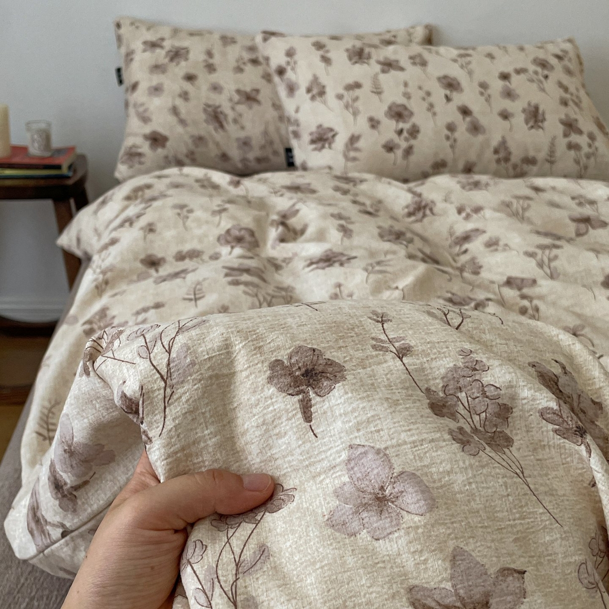 91家纺网 家纺一手货源 找家纺 梦纤绒 2025秋冬新款A类高克重亚麻复古诧季风原麻系列四件套 墨色花语