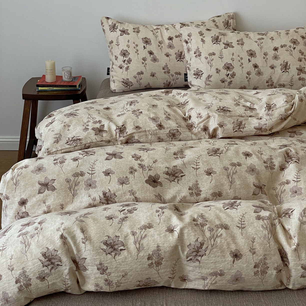 91家纺网 家纺一手货源 找家纺 梦纤绒 2025秋冬新款A类高克重亚麻复古诧季风原麻系列四件套 墨色花语