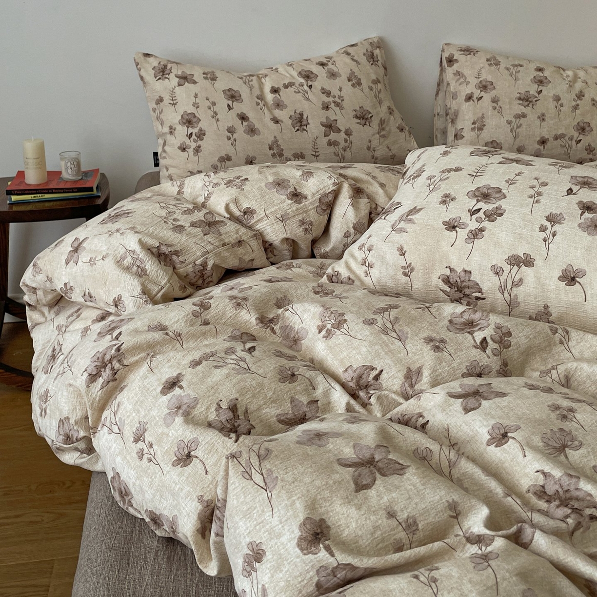 91家纺网 家纺一手货源 找家纺 梦纤绒 2025秋冬新款A类高克重亚麻复古诧季风原麻系列四件套 墨色花语