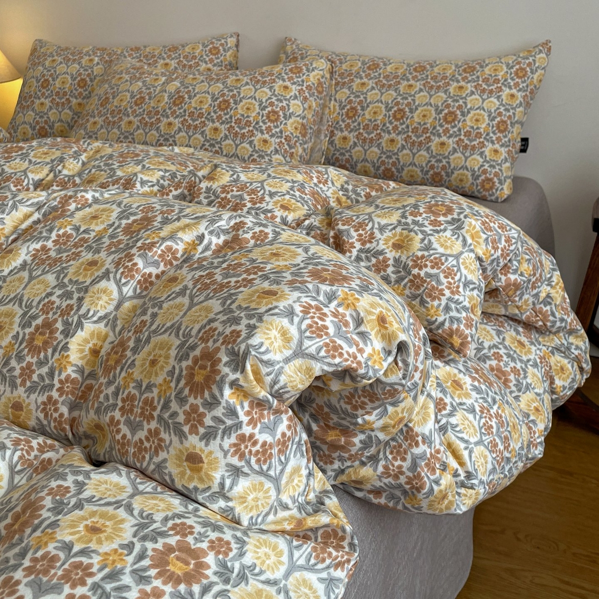 91家纺网 家纺一手货源 找家纺 梦纤绒 2025秋冬新款A类高克重亚麻复古诧季风原麻系列四件套 木槿花咖