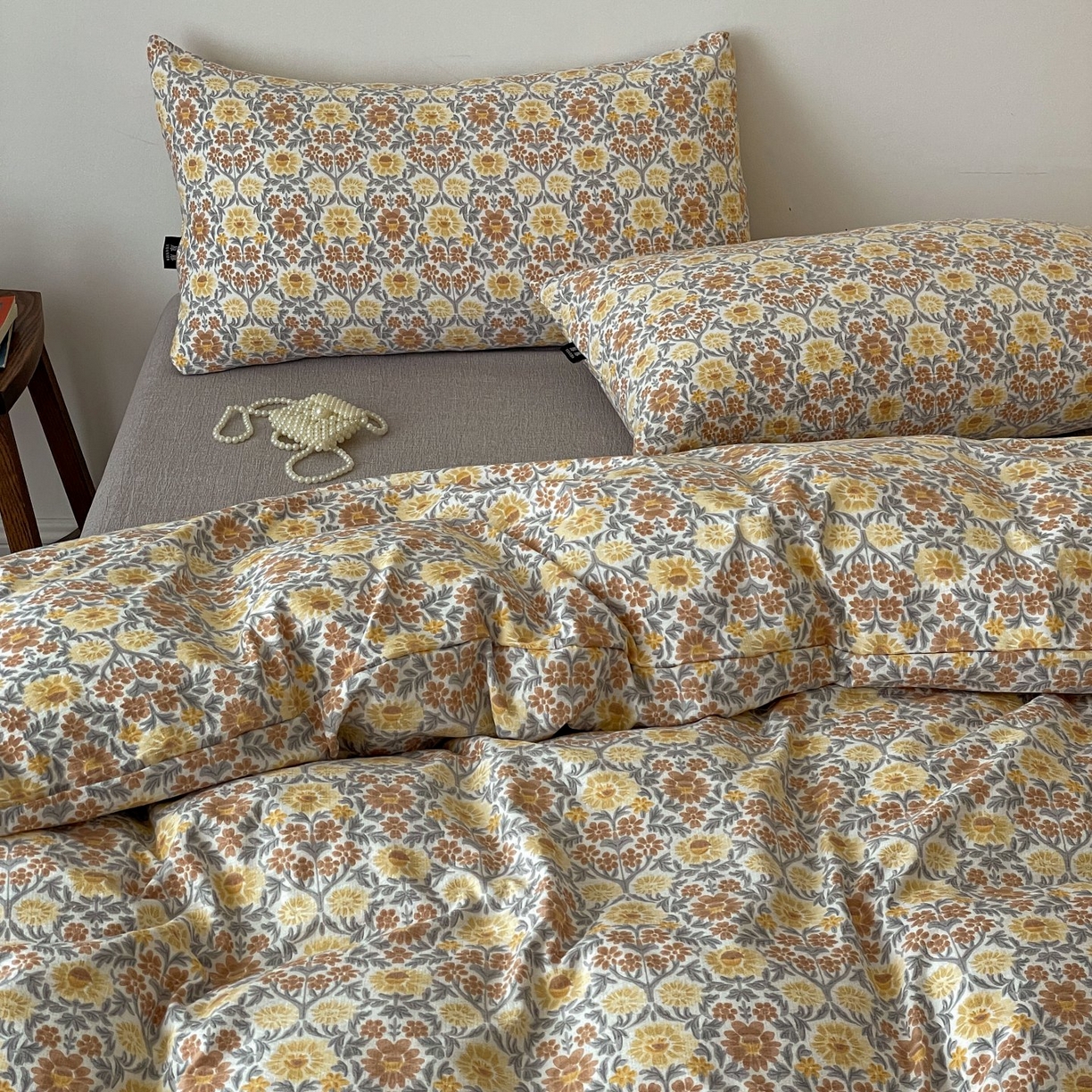 91家纺网 家纺一手货源 找家纺 梦纤绒 2025秋冬新款A类高克重亚麻复古诧季风原麻系列四件套 木槿花咖