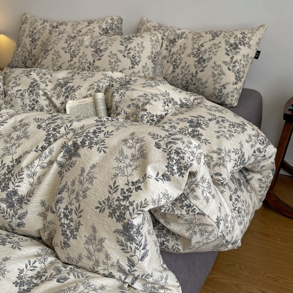 91家纺网 家纺一手货源 找家纺 梦纤绒 2025秋冬新款A类高克重亚麻复古诧季风原麻系列四件套 欧若拉