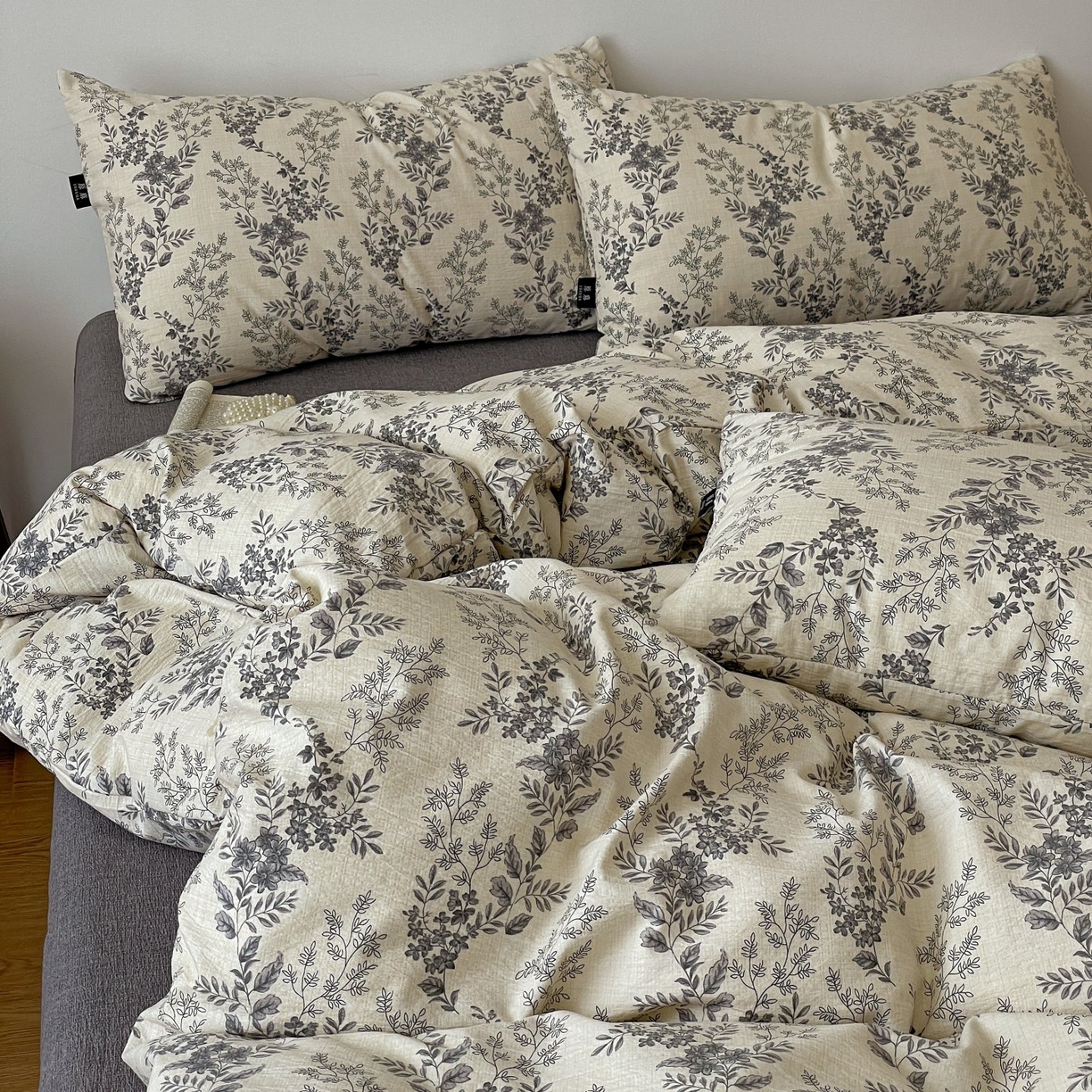 91家纺网 家纺一手货源 找家纺 梦纤绒 2025秋冬新款A类高克重亚麻复古诧季风原麻系列四件套 欧若拉