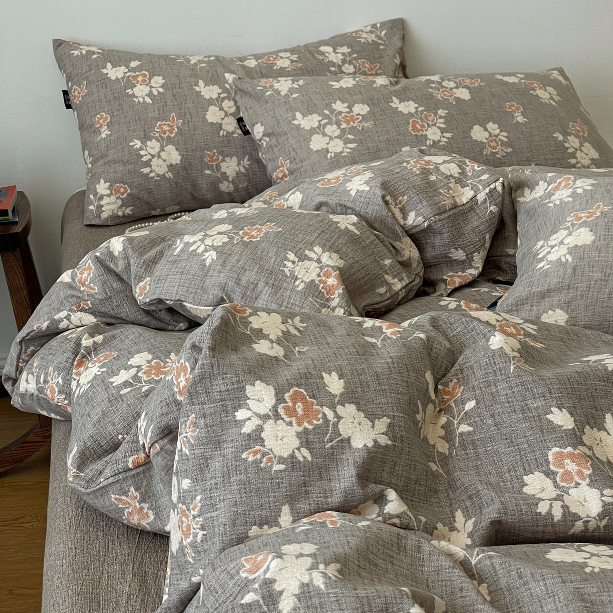 91家纺网 家纺一手货源 找家纺 梦纤绒 2025秋冬新款A类高克重亚麻复古诧季风原麻系列四件套 山居