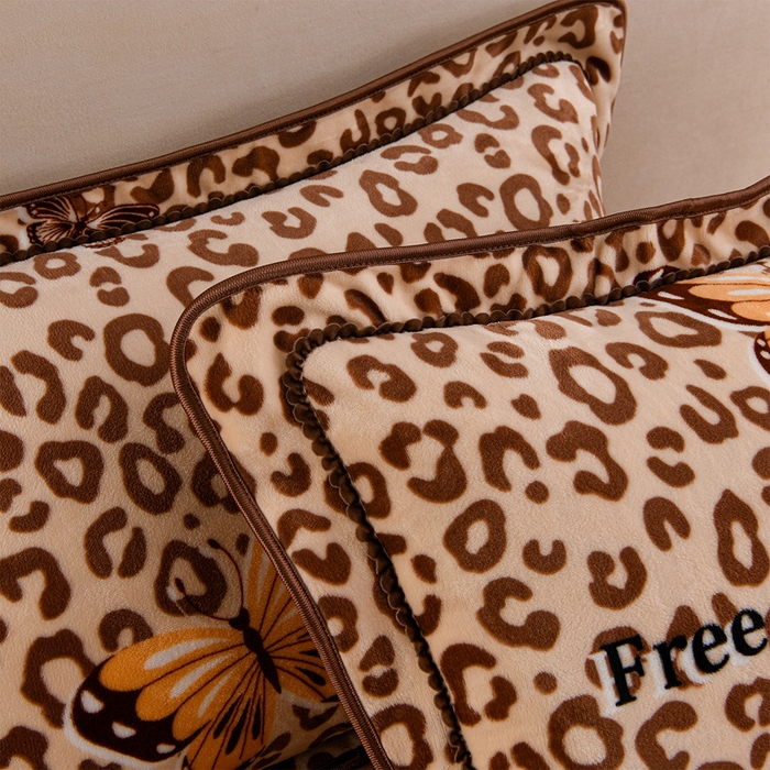 91家纺网 家纺一手货源 找家纺 羽梦2025新款8.5斤牛奶法莱绒金貂法兰绒四件套直播爆款蝶恋花