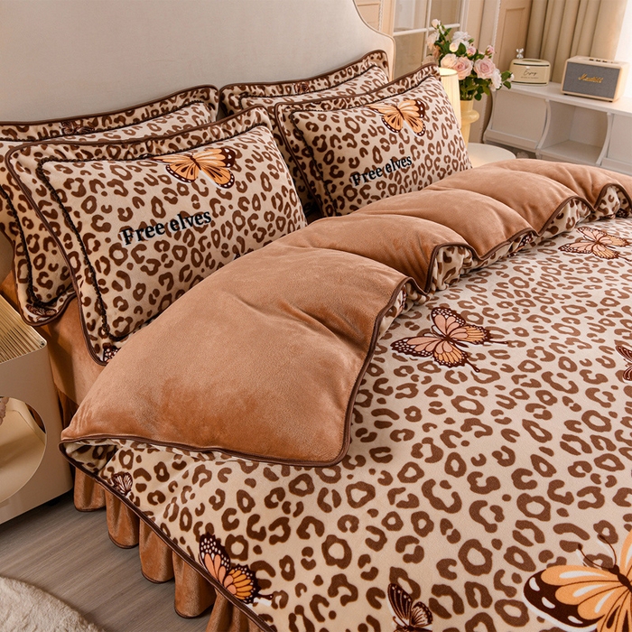 91家纺网 家纺一手货源 找家纺 羽梦2025新款8.5斤牛奶法莱绒金貂法兰绒四件套直播爆款蝶恋花