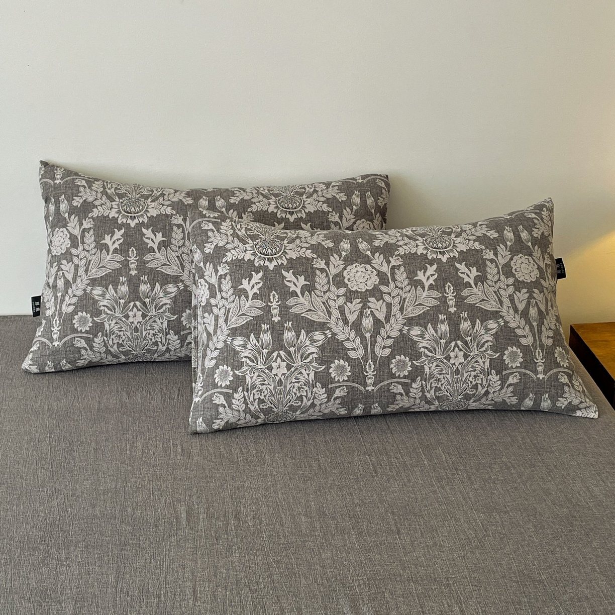 91家纺网 家纺一手货源 找家纺 梦纤绒 2025秋冬新款A类高克重亚麻复古诧季风原麻系列四件套 水墨青筠 灰