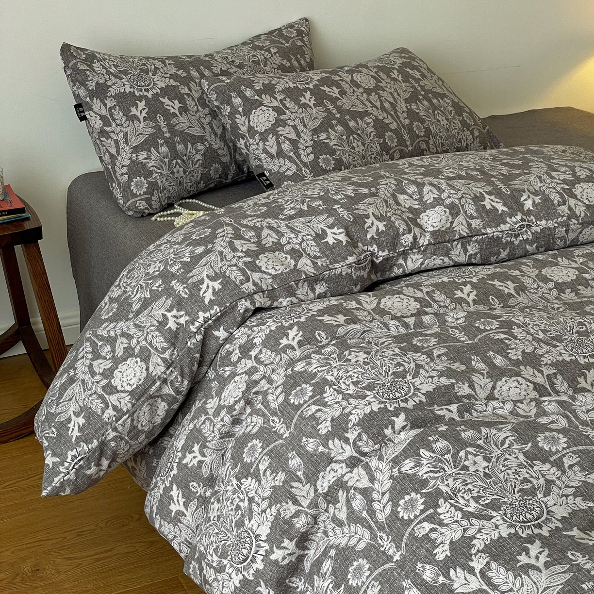 91家纺网 家纺一手货源 找家纺 梦纤绒 2025秋冬新款A类高克重亚麻复古诧季风原麻系列四件套 水墨青筠 灰