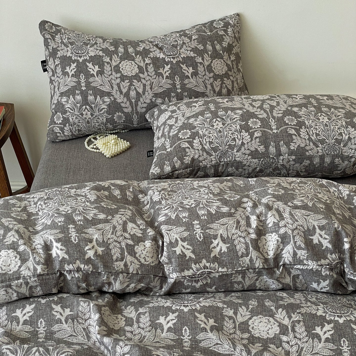 91家纺网 家纺一手货源 找家纺 梦纤绒 2025秋冬新款A类高克重亚麻复古诧季风原麻系列四件套 水墨青筠 灰