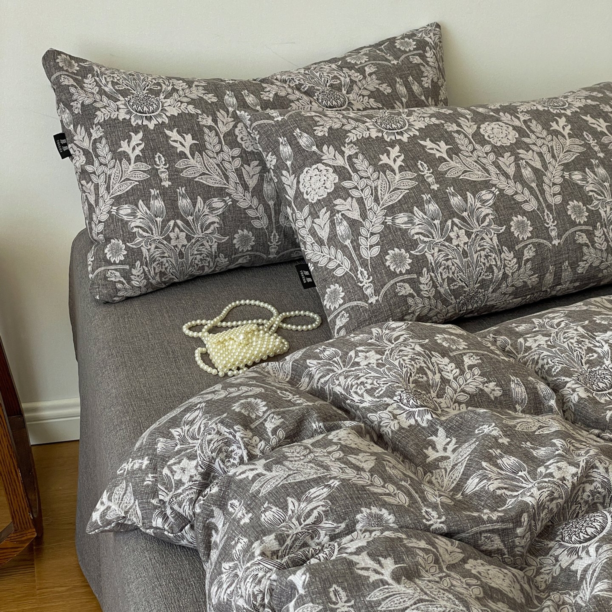 91家纺网 家纺一手货源 找家纺 梦纤绒 2025秋冬新款A类高克重亚麻复古诧季风原麻系列四件套 水墨青筠 灰