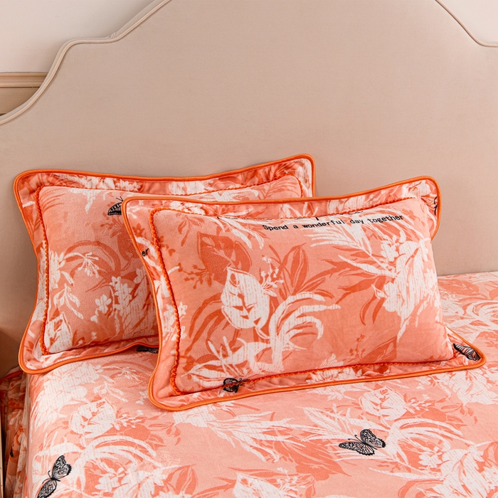 91家纺网 家纺一手货源 找家纺 羽梦2025新款8.5斤牛奶法莱绒金貂法兰绒四件套直播爆款蝶舞花语