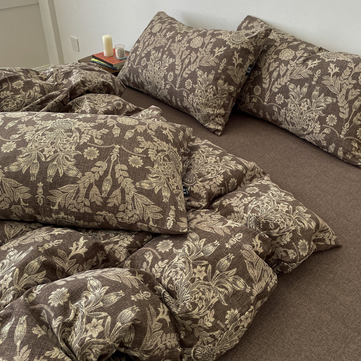 91家纺网 家纺一手货源 找家纺 梦纤绒 2025秋冬新款A类高克重亚麻复古诧季风原麻系列四件套 水墨青筠咖