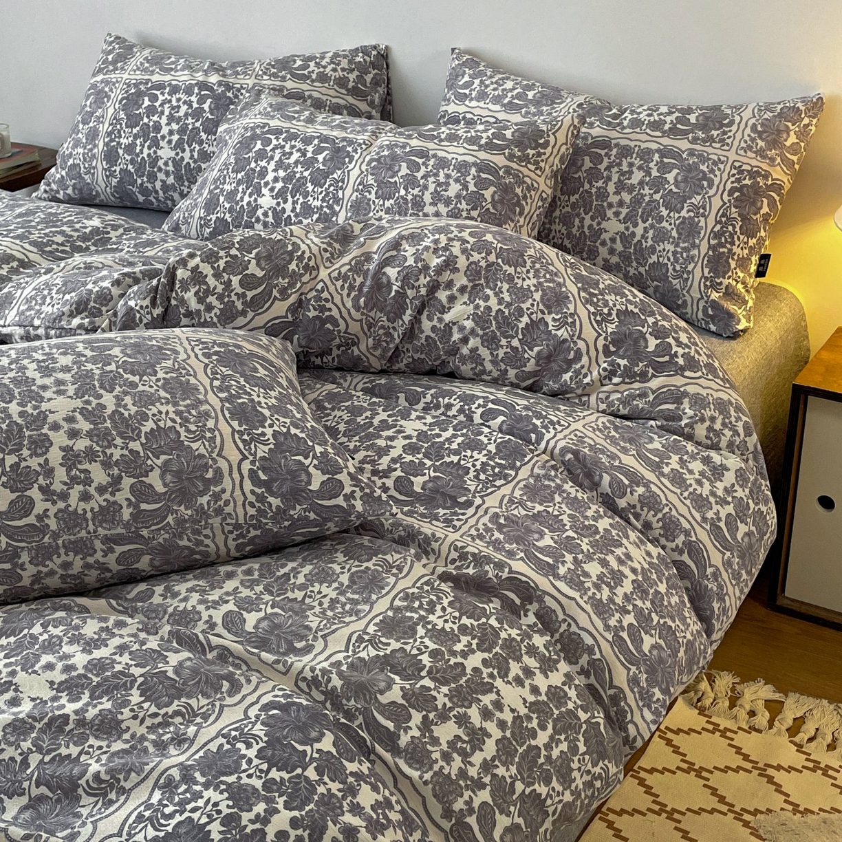 91家纺网 家纺一手货源 找家纺 梦纤绒 2025秋冬新款A类高克重亚麻复古诧季风原麻系列四件套 万象碧螺