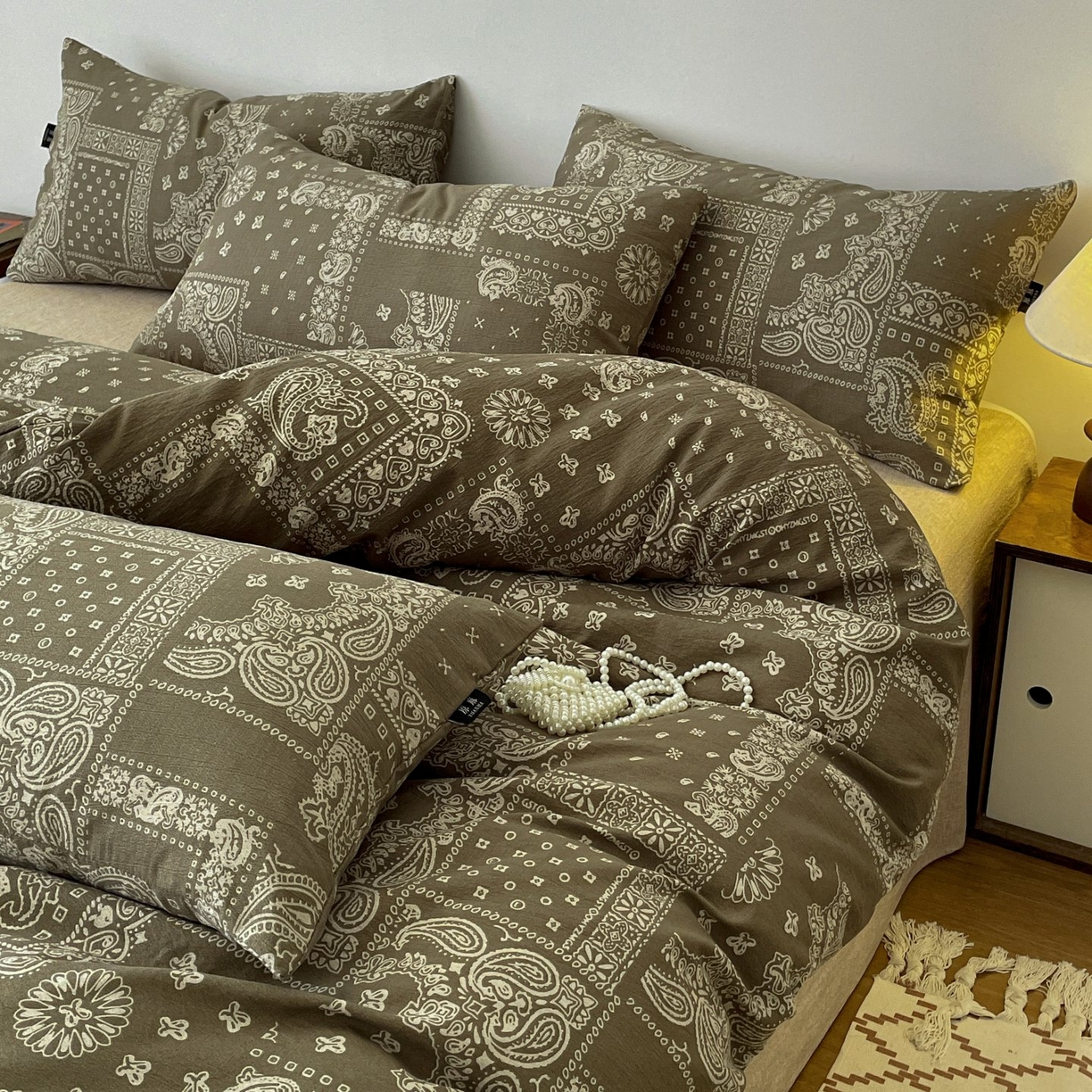 91家纺网 家纺一手货源 找家纺 梦纤绒 2025秋冬新款A类高克重亚麻复古诧季风原麻系列四件套 乌木花园绿