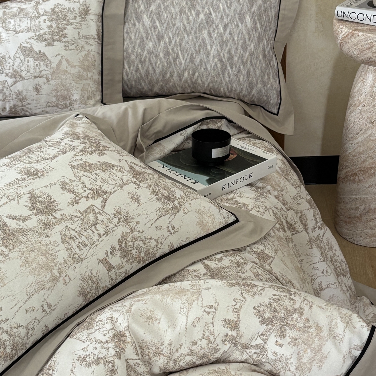 91家纺网 家纺一手货源 找家纺 嘉汀兰2025新款全棉臻品磨毛轻奢时尚秋冬加厚四件套-拼角款 浮生若梦