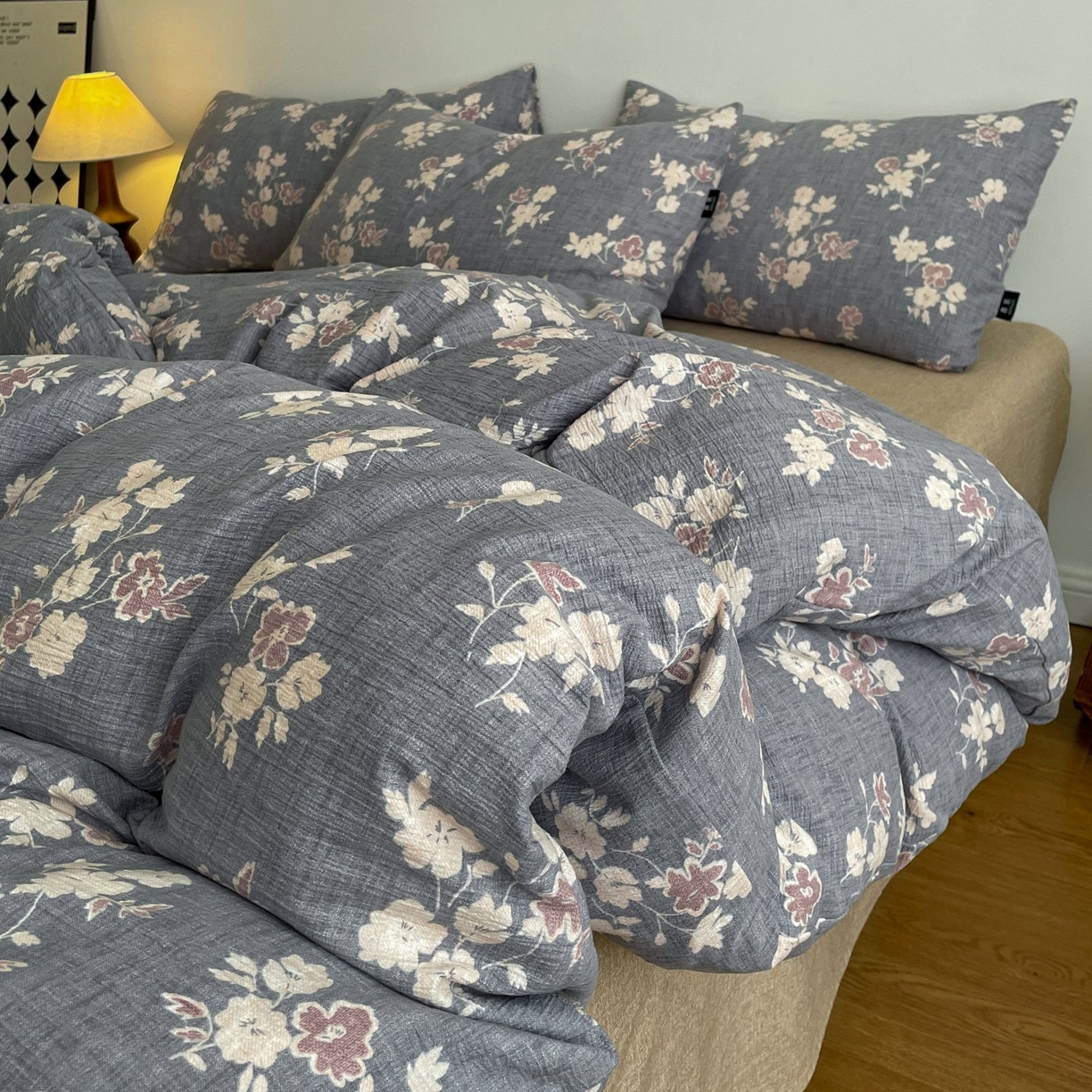 91家纺网 家纺一手货源 找家纺 梦纤绒 2025秋冬新款A类高克重亚麻复古诧季风原麻系列四件套 夕颜